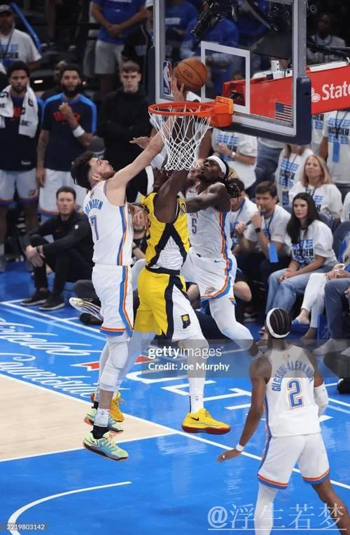 霍姆格伦以虎纹KD18亮相拉斯维加斯训练,开启新篇章! 霍姆格伦以虎纹KD18亮相拉斯维加斯训练,开启新篇章!